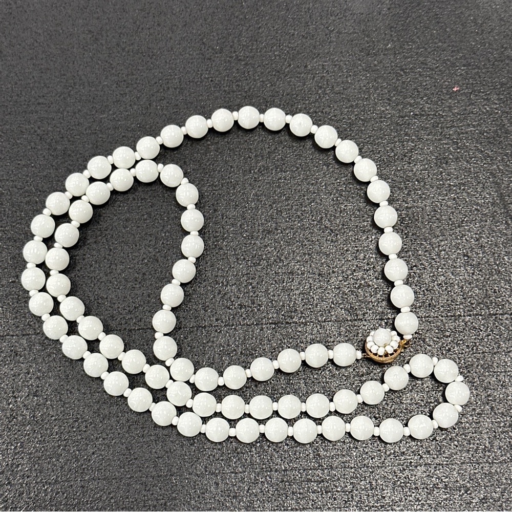 Miriam Haskell vintage white beaded 30-inch necklace